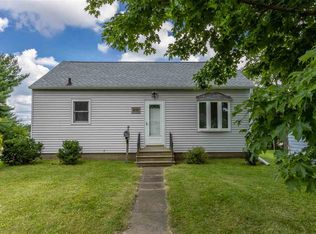 835 Maxwell St, Waterloo, IA 50701
