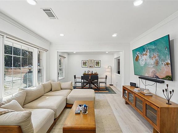 3rd image of 1145 Fayetteville Rd