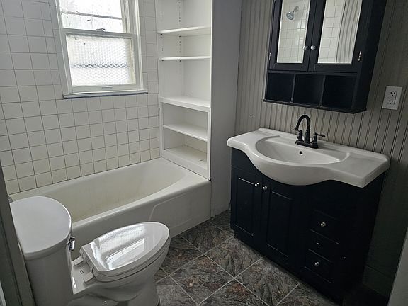 3rd image of 22 Englewood St