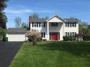 25 Heatherwood Rd, Fairport, NY 14450