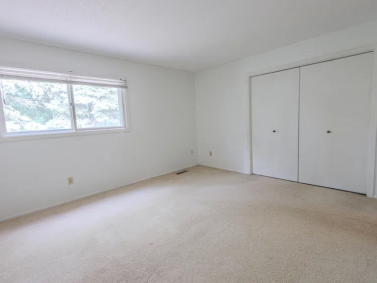 Large main bedroom.