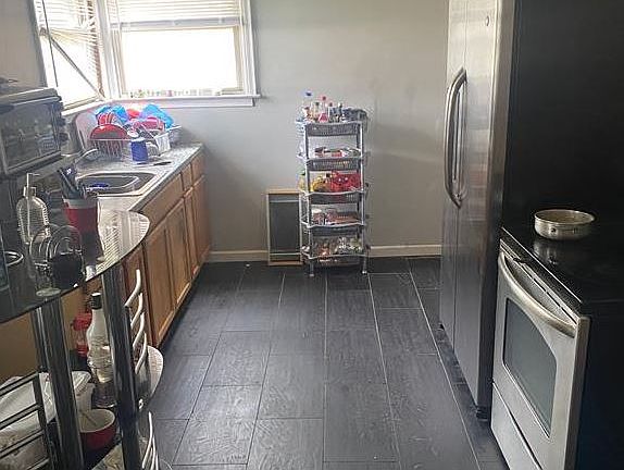 4th image of 13540 Grandmont Ave