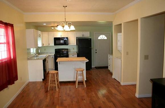 1st image of 215 E Fairview Ave