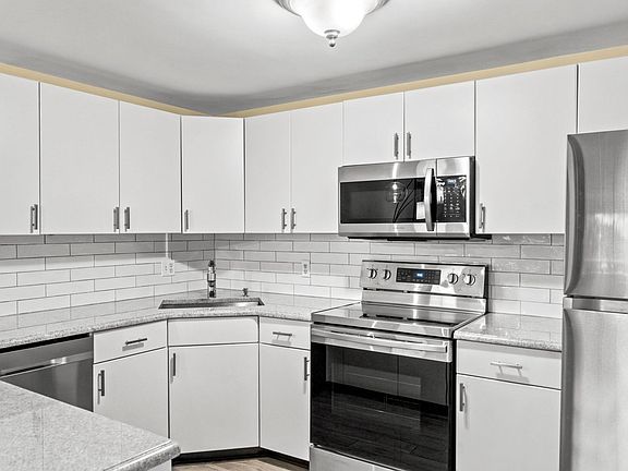 4th image of 155 George Washington Blvd APT 401
