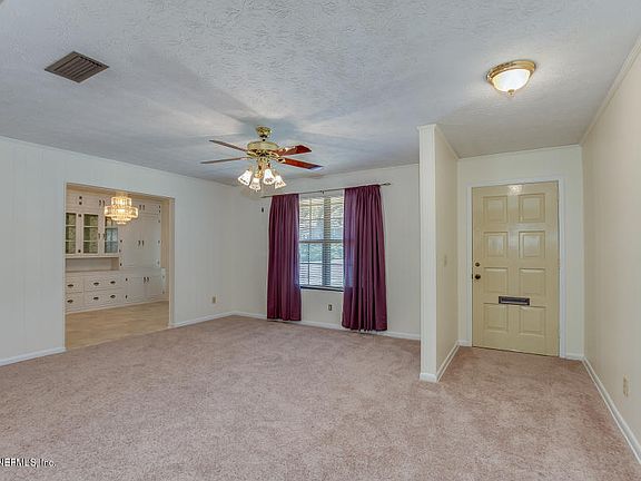 5th image of 7105 Hanson Dr N