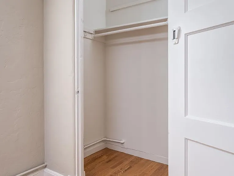 425 Williams Pl #9 — Photo 6