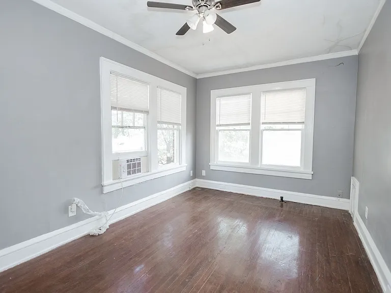 217 S 11th St — Photo 18
