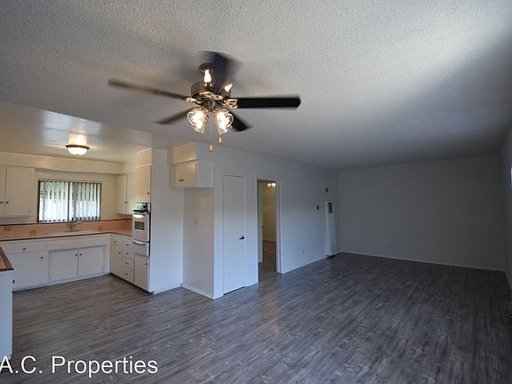 2nd image of 5455 Bellingham Ave #5365934