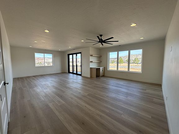 4th image of 1624 W Ledges Pkwy #126