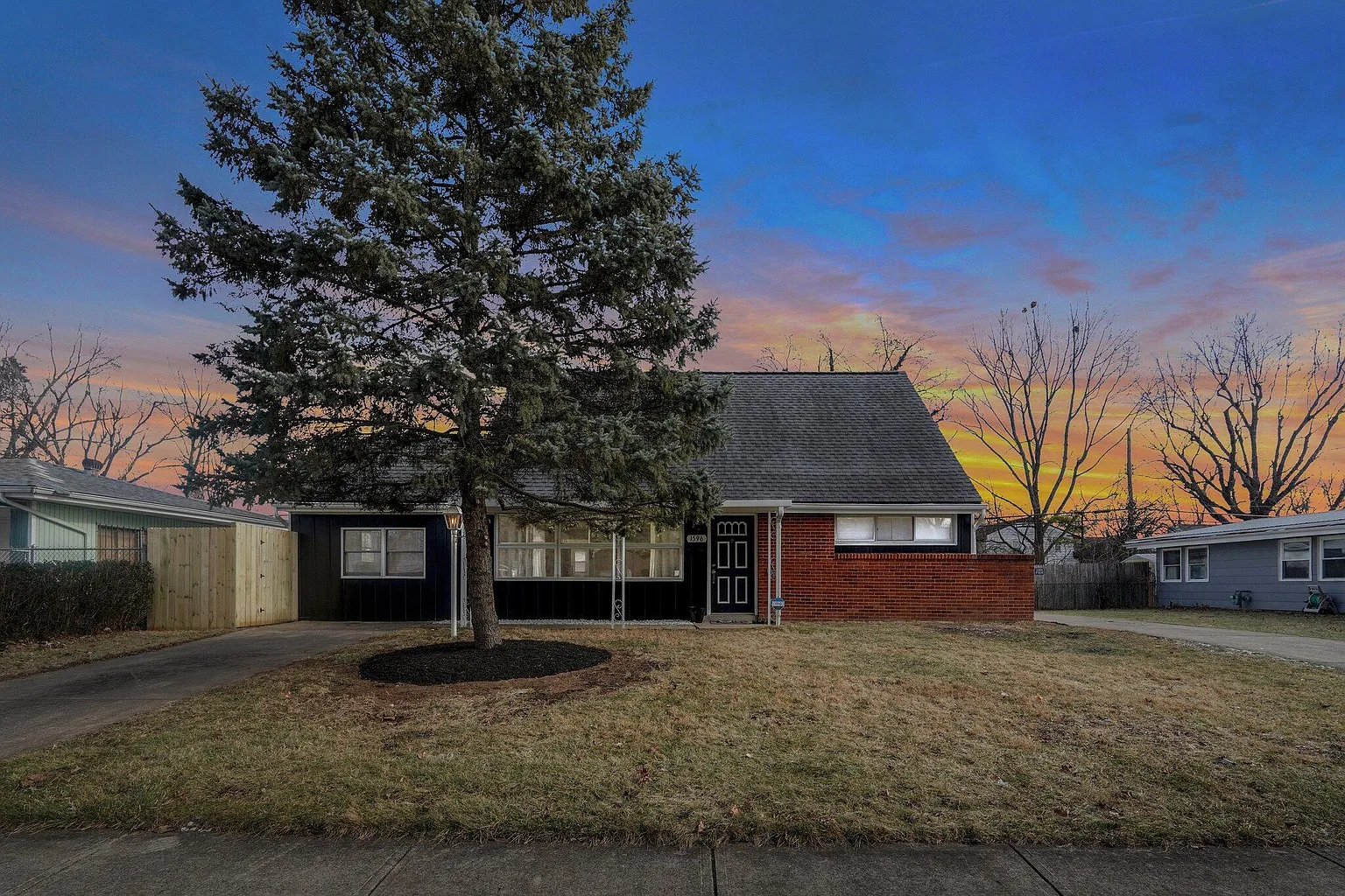 1596 Duffield Dr photo 1