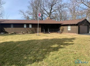 330 S Stearns Ave, Deshler, OH 43516