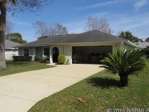 3rd image of 2307 Woodland Dr