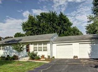 10200 Dandridge Dr, Saint Louis, MO 63123