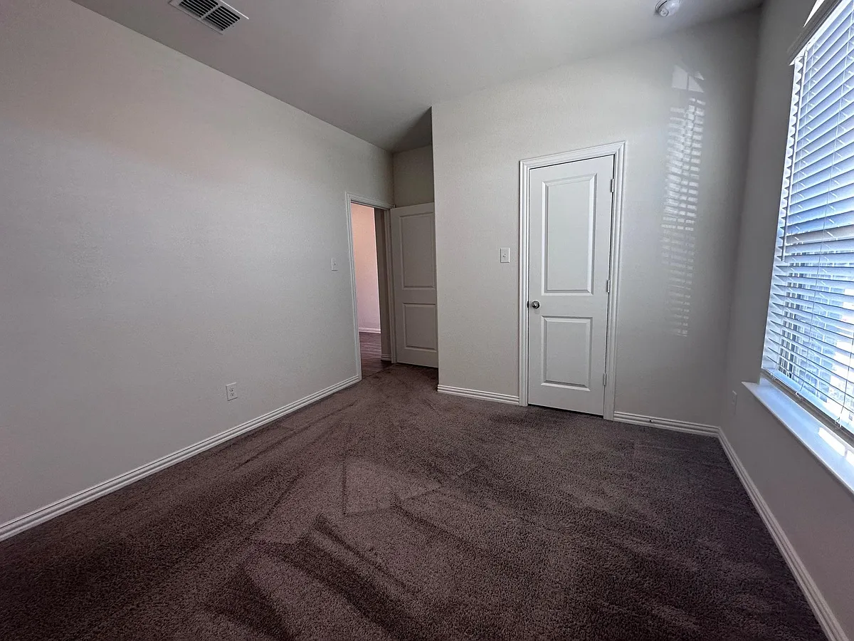 Building Photo - 309 Hackberry St