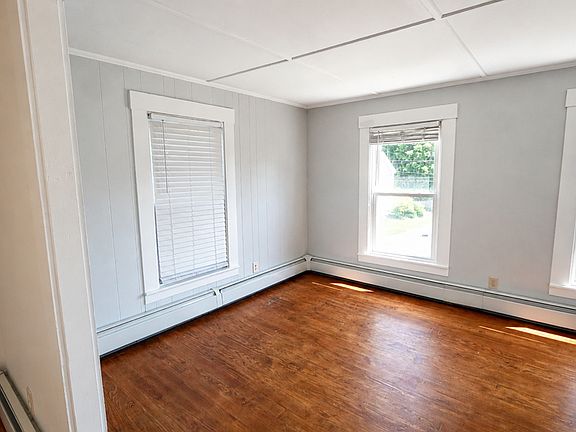 4th image of 91 Sullivan St APT 3