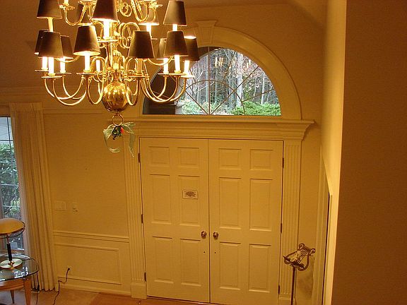 Vestibule/Front Door