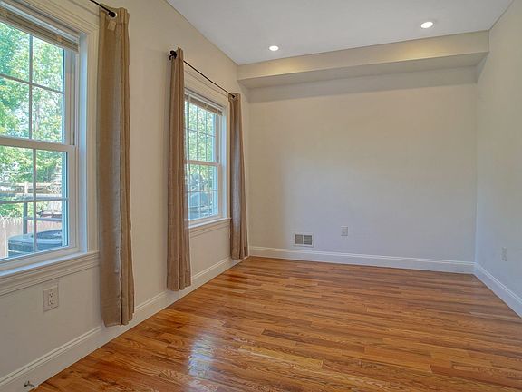 5th image of 151 Van Horne St #1