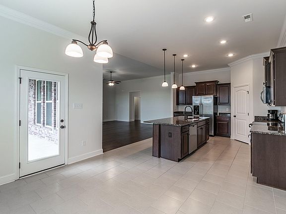 5th image of 131 Carleighfalls Dr