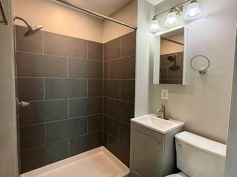 227 S 41st St #H — Photo 27
