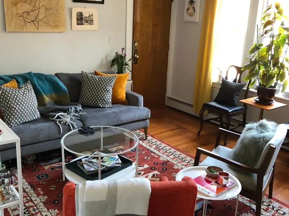 152 Camp St #4, Providence, RI 02906