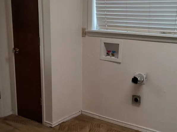 1435 Lakeshore Dr, Klamath Falls, OR 97601