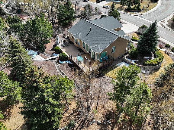 4th image of 15151 Ridgefield Ln