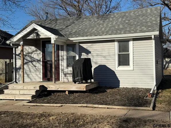 909 Fulton Ave, Dorchester, NE 68343