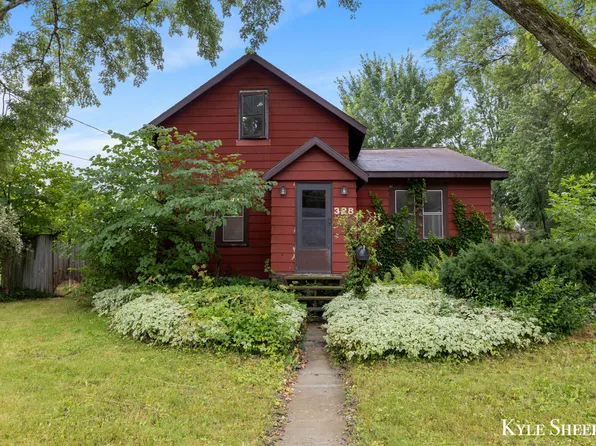 328 Grove St, Sparta, MI 49345