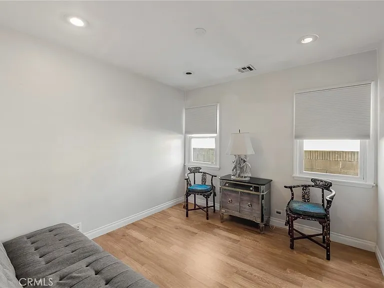 5231 Glasgow Way — Photo 18