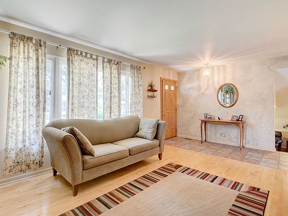5th image of 271 Fleetwood Ln