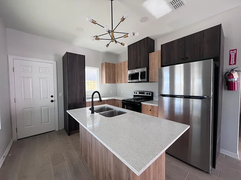 2309 S Hilltop Ave #3 — Photo 8