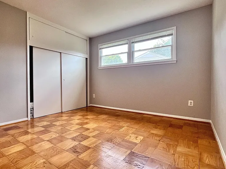 5350 Ravensworth Rd — Photo 35
