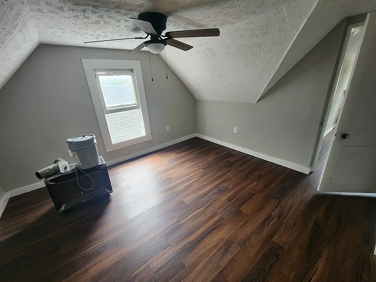 1251 E 113th St #3 — Photo 9
