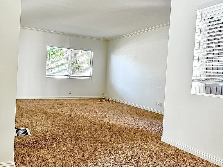 12216 Washington Pl — Photo 2