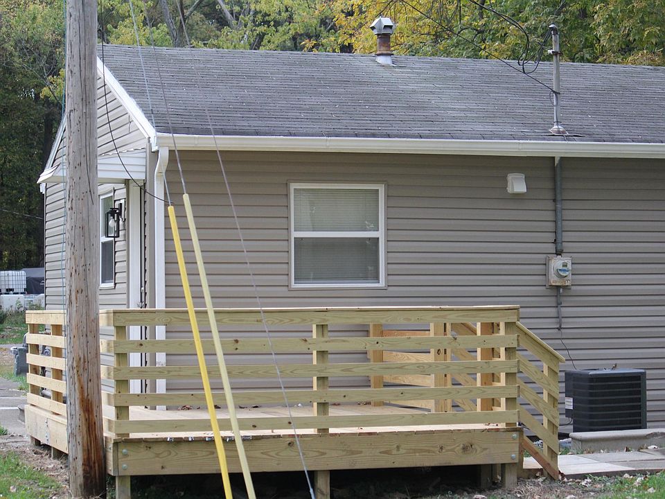 2nd image of 4548 Sharon Rd