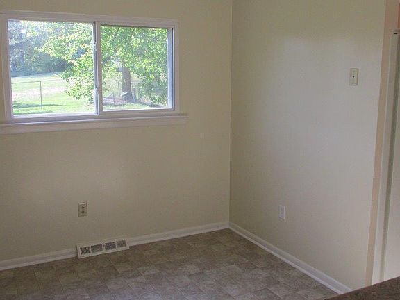 5th image of 3917 Kentland Dr
