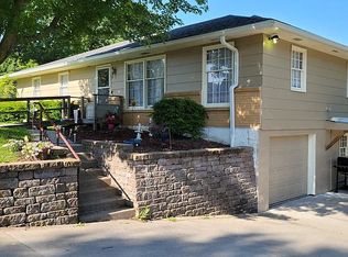 1514 Lake Rd, Liberty, MO 64068