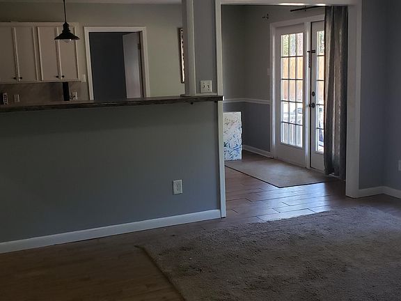 Livingroom into Kitchen