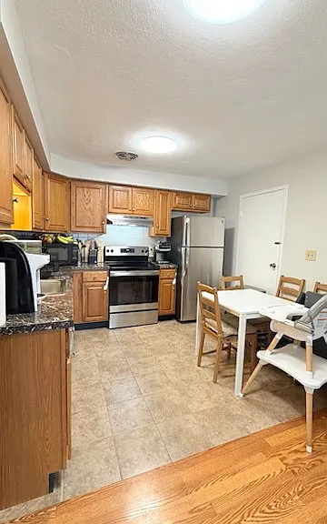 1105 Lexington St #8-4 — Photo 8