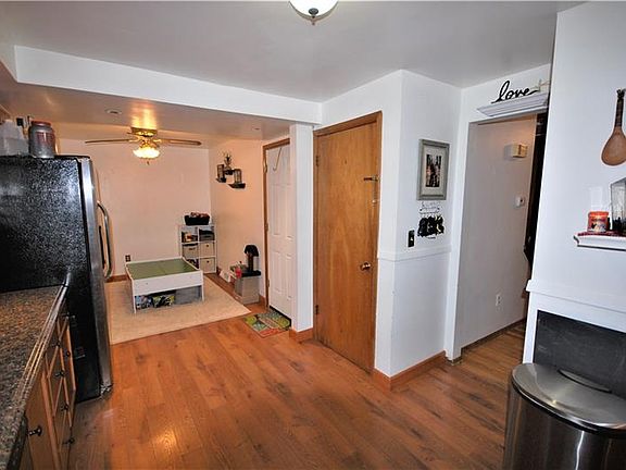 3rd image of 223 Woodlawn Dr
