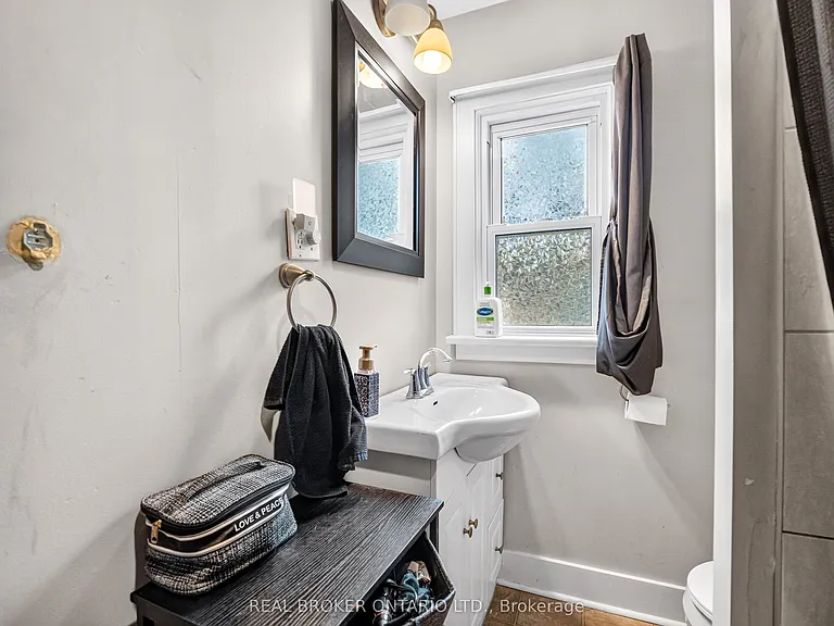 1019 Niagara St — Photo 15
