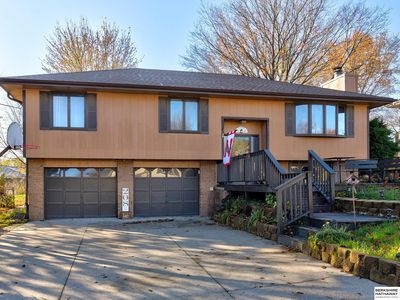 208 Sherwood Dr, Treynor, IA, 51575