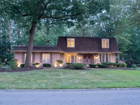 8570 Hunters Trl SE, Warren, OH 44484