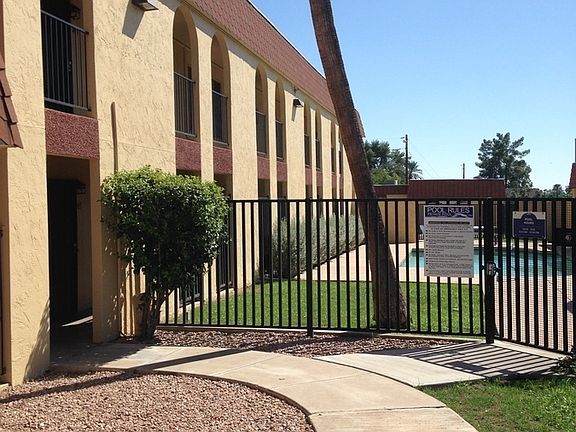 3rd image of 7625 N 19th Ave APT 212