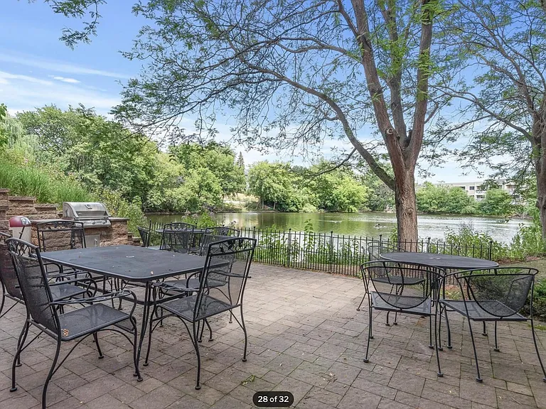 175 County Road B2 E #308 — Photo 26