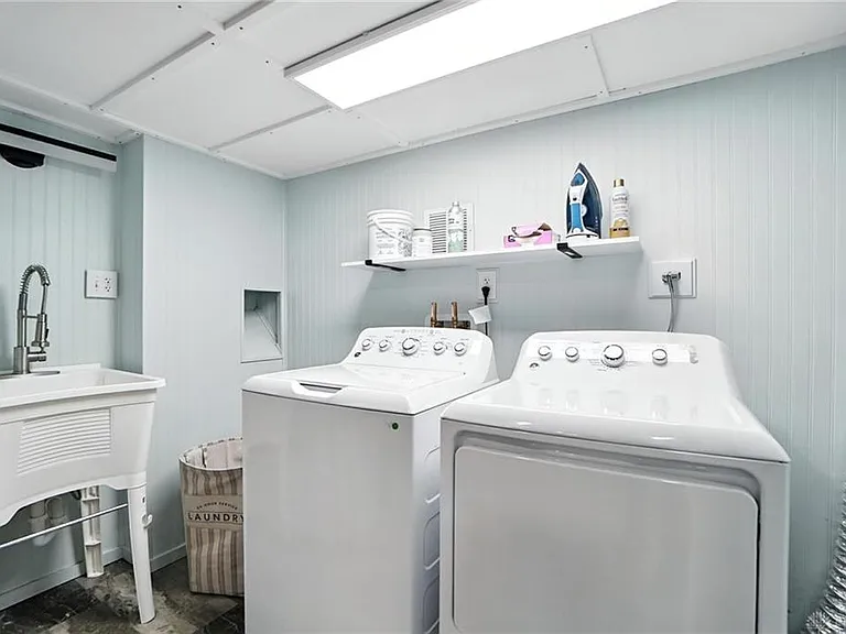 108 Napoleon Dr — Photo 44