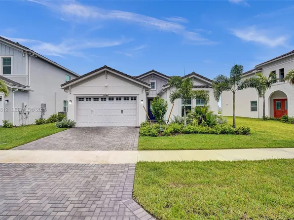 5444 Pecan Dr, Loxahatchee, FL 33470