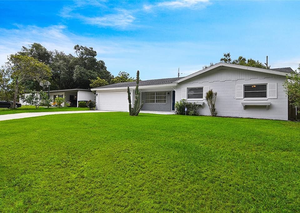 1st image of 3818 Surrey Dr