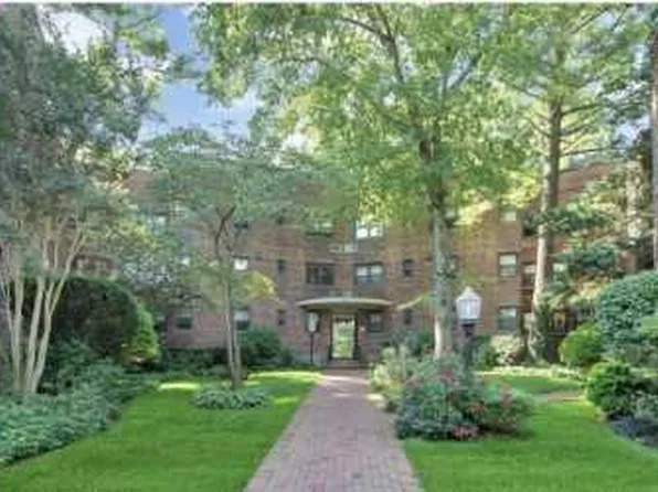 50 Brompton #3K, Great Neck, NY 11021