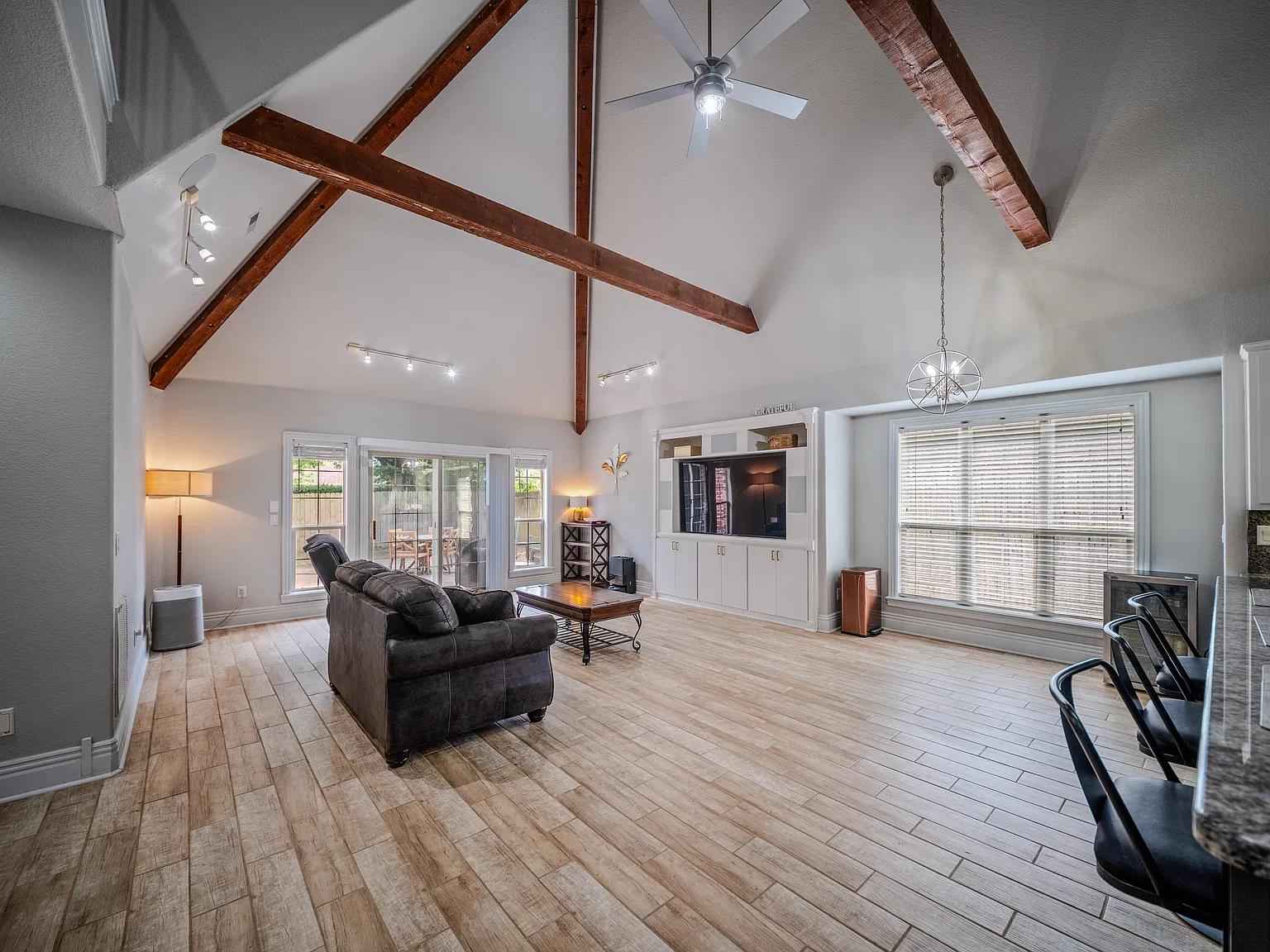 4 bed, 3500 sqft, $3,500 — Photo 4